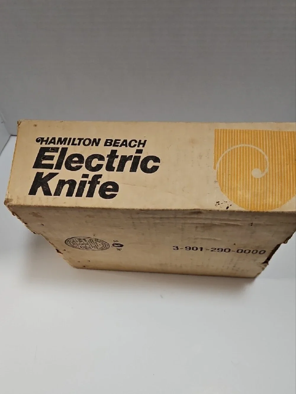 Hamilton Beach Mod. 290 Electric Knife Harvest Gold W/ Wall Mounted Storage Tray